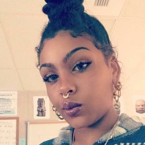 Meet your Posher, Lani